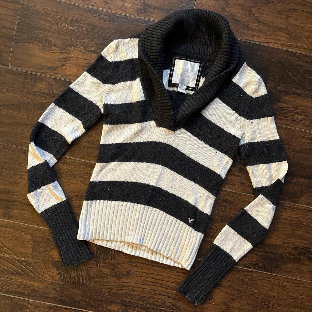 Y2K American Eagle cowl neck sweater womens size small white and charcoal